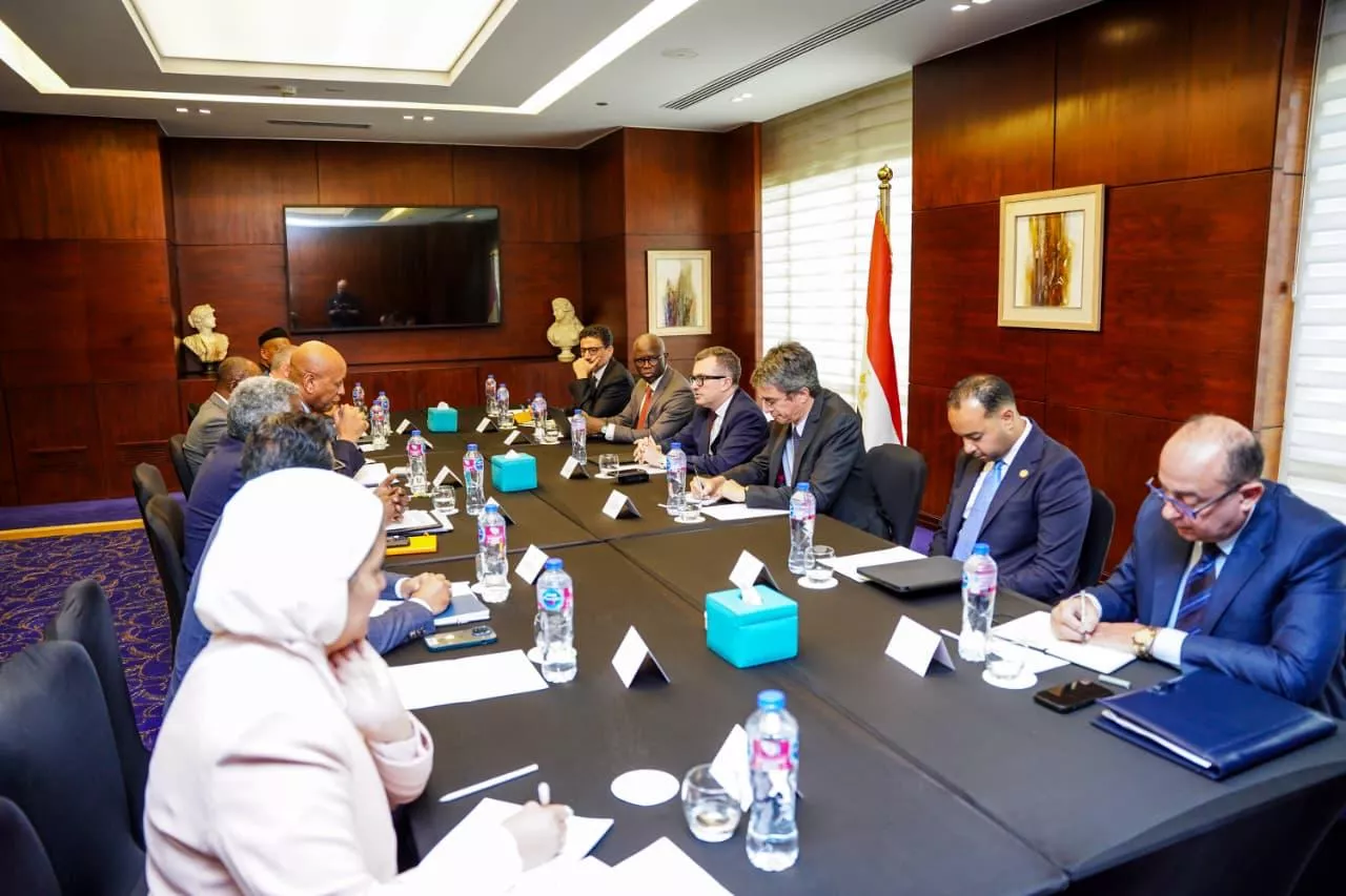 وزير التخطيط يجتمع مع نائب رئيس مؤسسة التمويل الدولية IFC