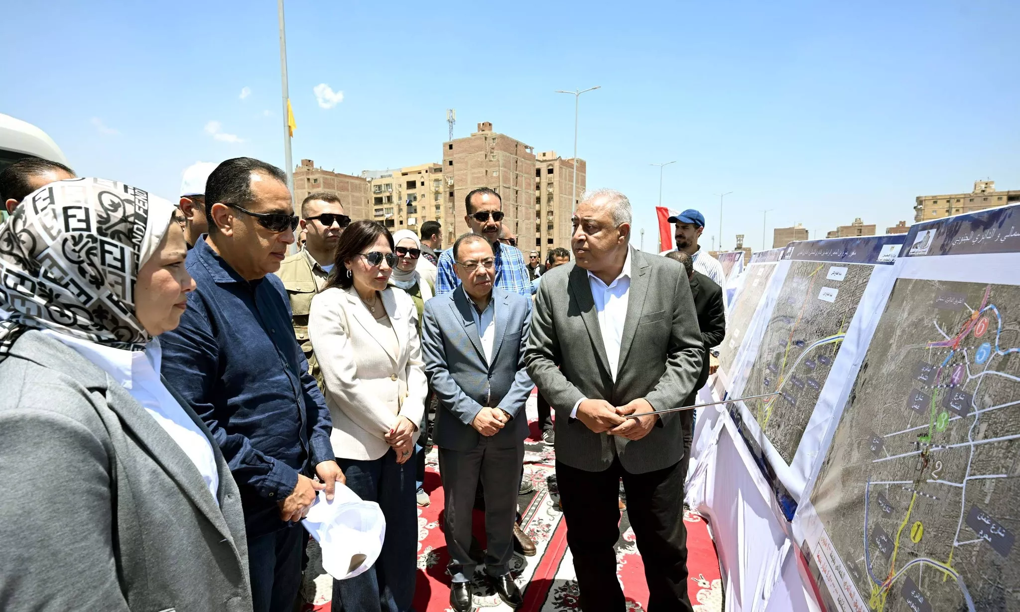رئيس الوزراء يتفقد محور عمرو بن العاص