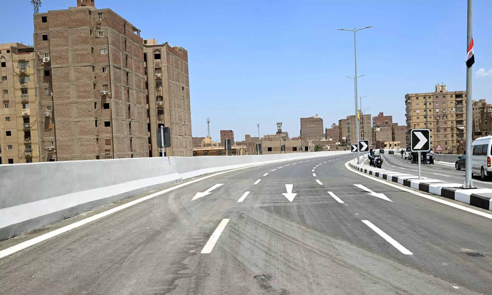 رئيس الوزراء يتفقد محور عمرو بن العاص