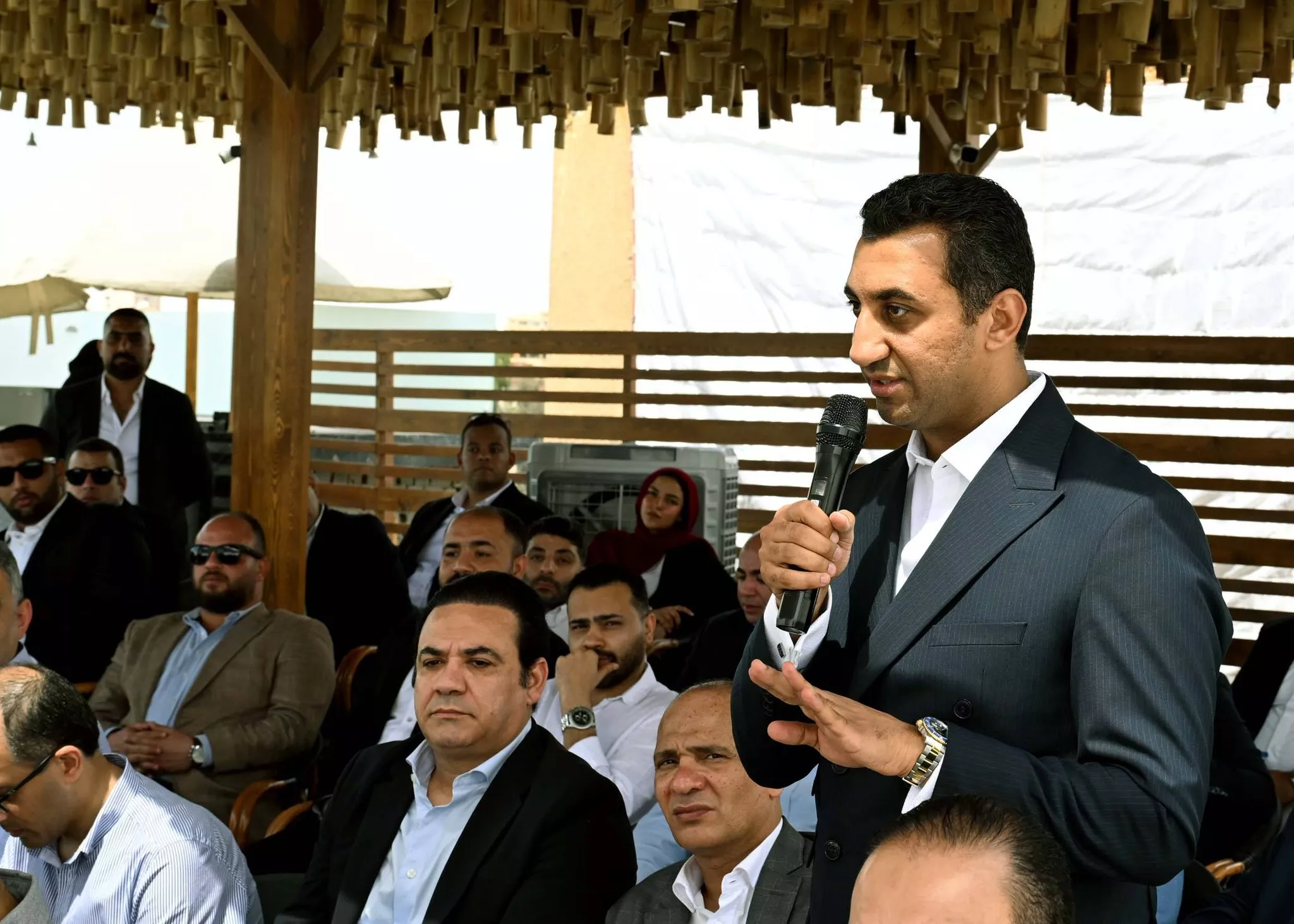 رئيس الوزراء يلتقى أهالي نزلة السمان لمناقشة مخططات تطوير المنطقة