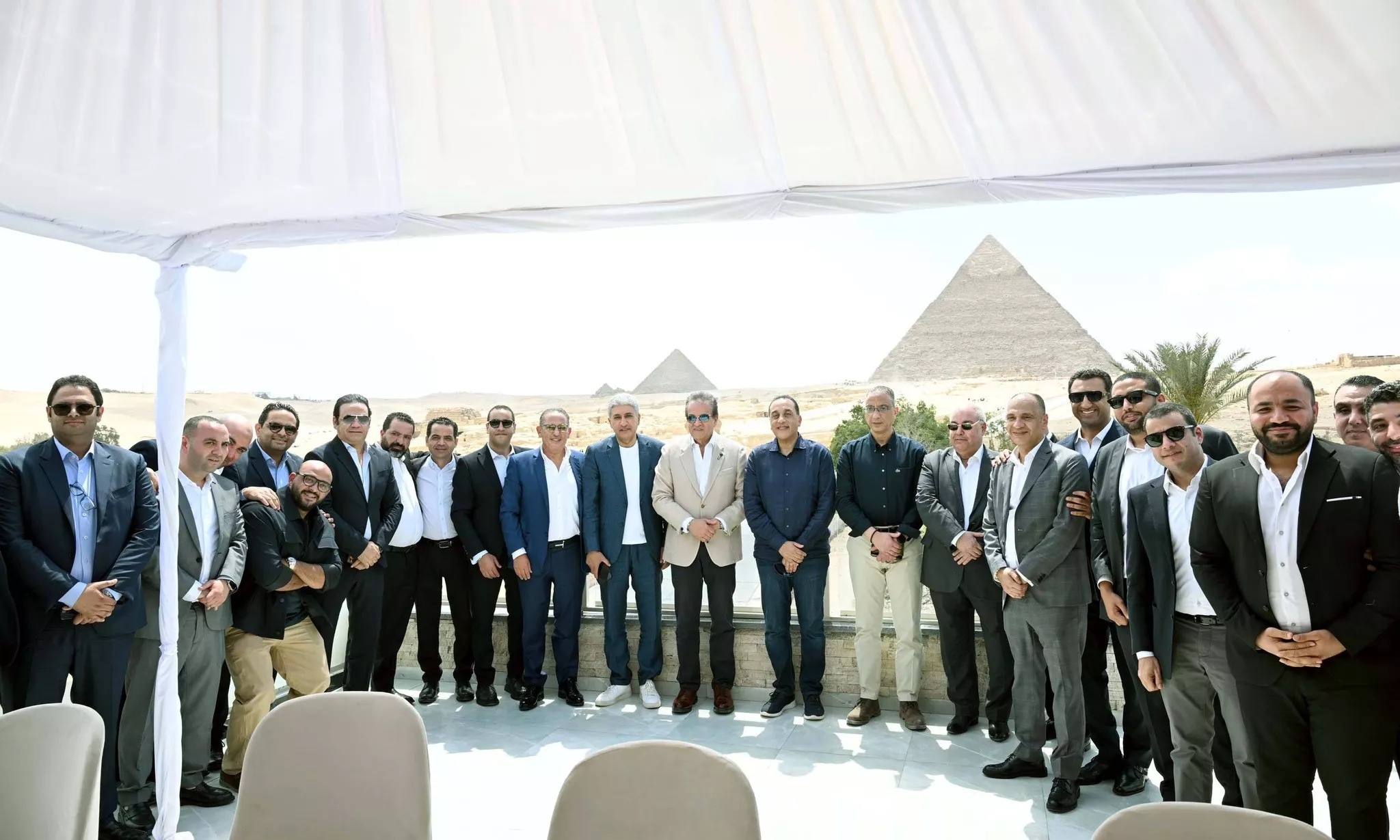 رئيس الوزراء يلتقى أهالي نزلة السمان لمناقشة مخططات تطوير المنطقة