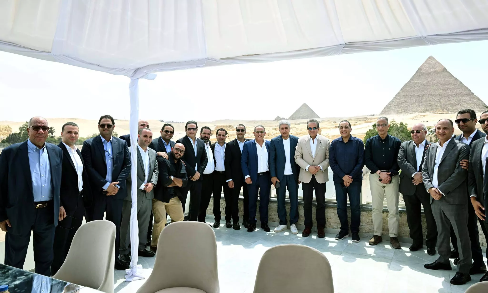 رئيس الوزراء يلتقى أهالي نزلة السمان لمناقشة مخططات تطوير المنطقة