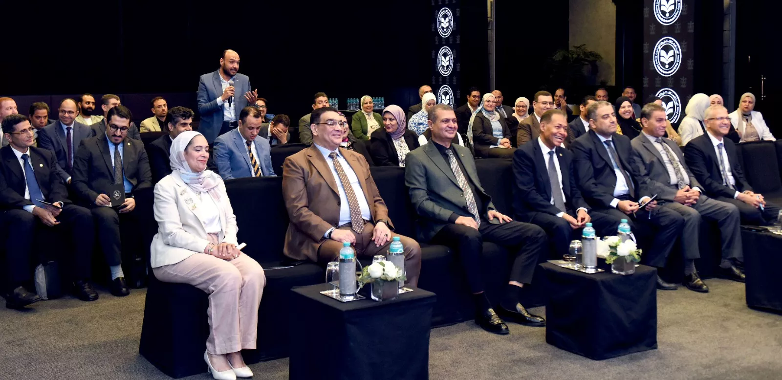 محمد عوض يفتتح ورشة لتطوير العمل بمراكز خدمات المستثمرين