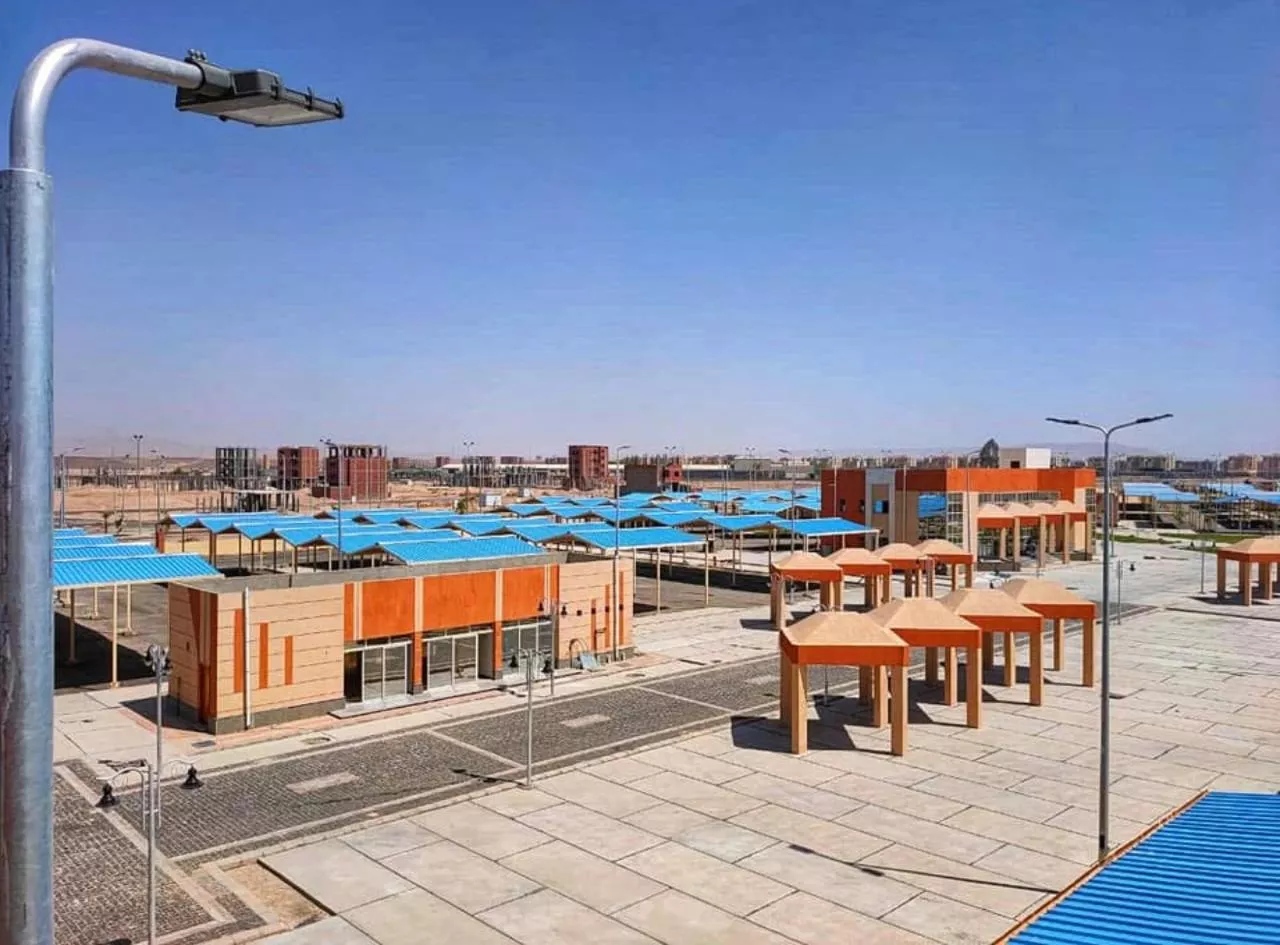 وزيرة الإسكان تتابع موقف تنفيذ عدد من المشروعات بمدن الصعيد