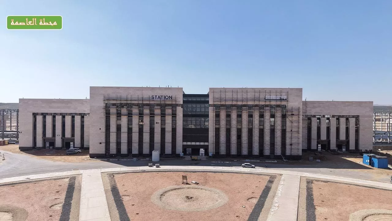 وزير النقل يتفقد مواقع العمل بمشروع الخط الأول من شبكة القطار السريع