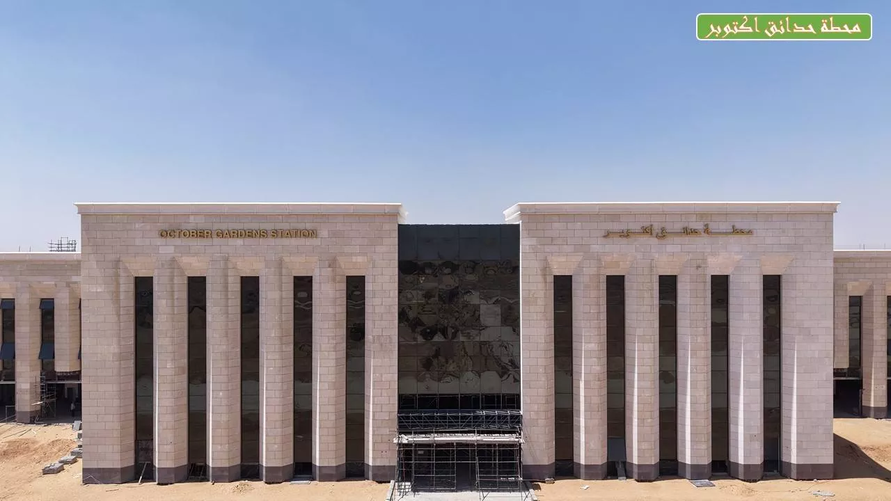 وزير النقل يتفقد مواقع العمل بمشروع الخط الأول من شبكة القطار السريع