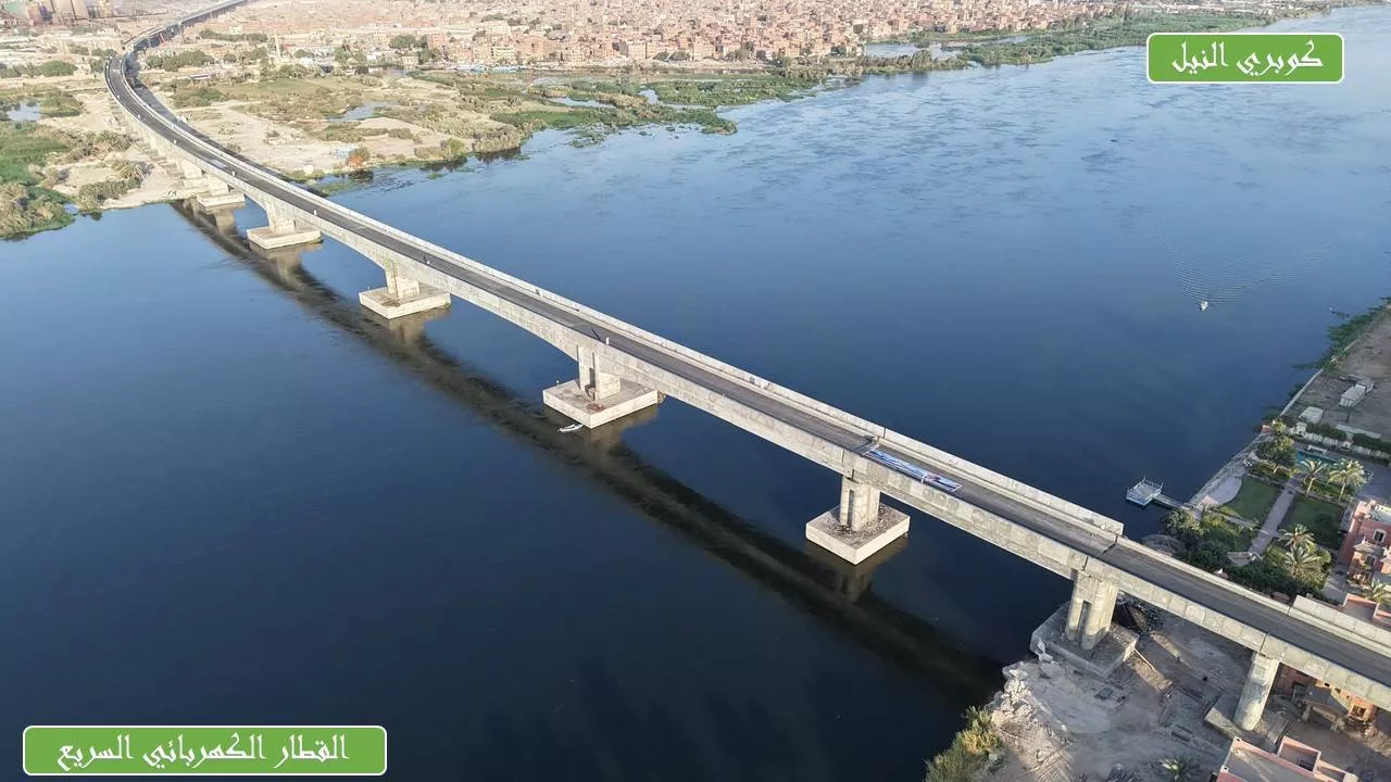 وزير النقل يتفقد مواقع العمل بمشروع الخط الأول من شبكة القطار السريع