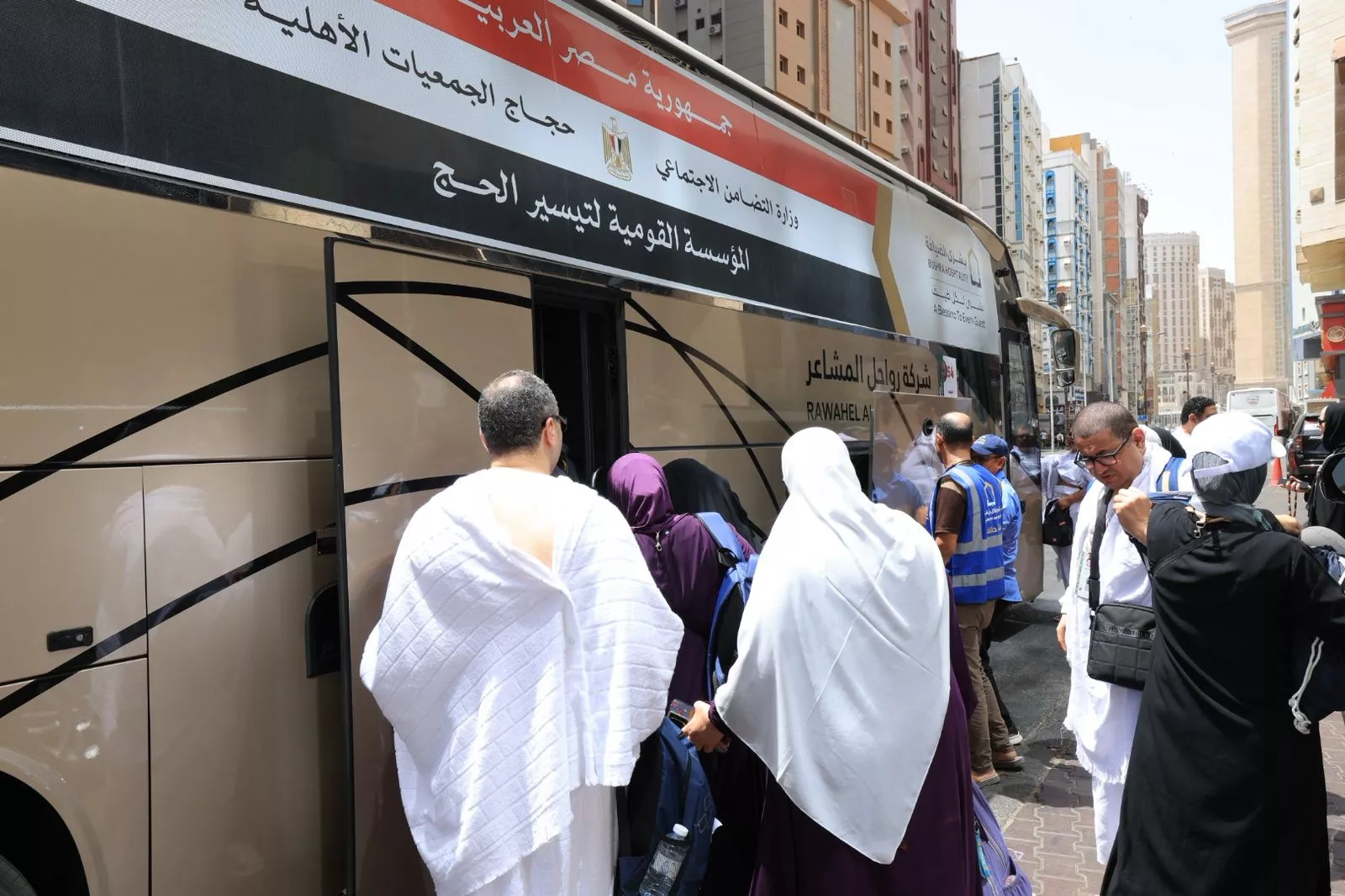 بدء تصعيد حجاج الجمعيات الأهلية إلى مشعر عرفات
