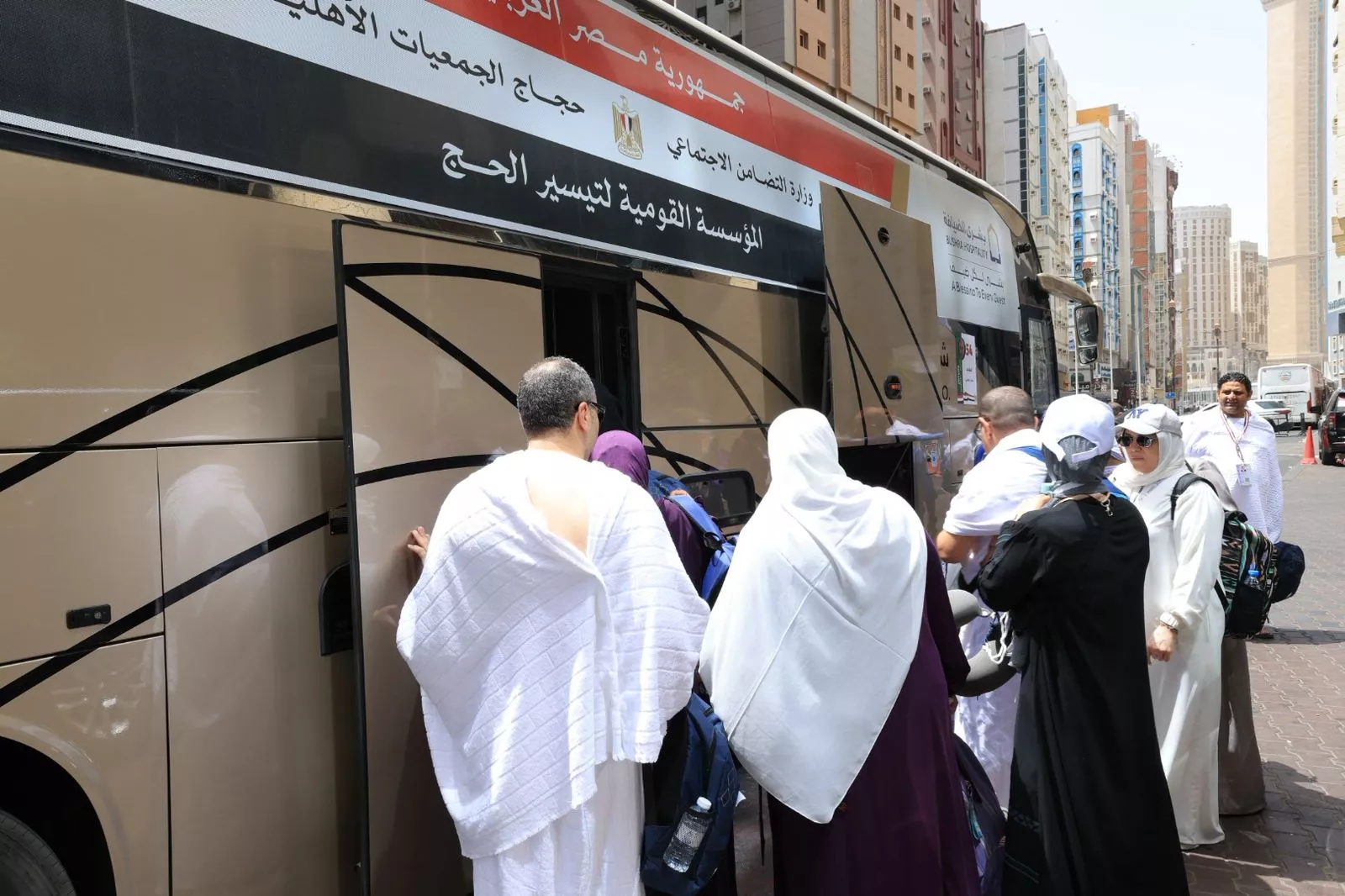 بدء تصعيد حجاج الجمعيات الأهلية إلى مشعر عرفات