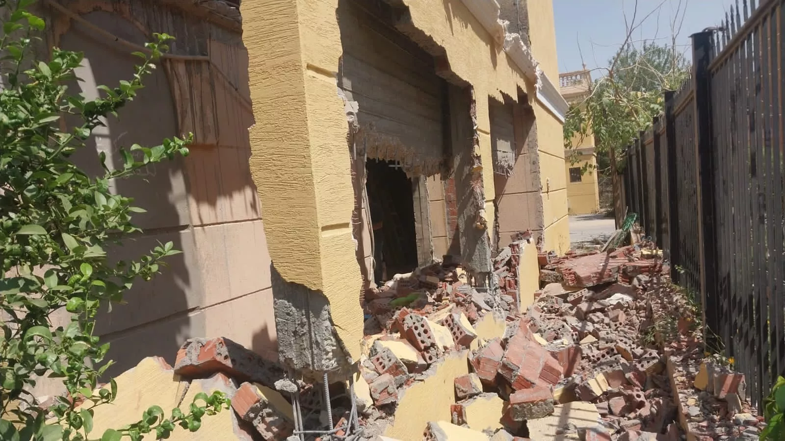 أجهزة المدن الجديدة تنفذ حملات مكبرة لإزالة المخالفات