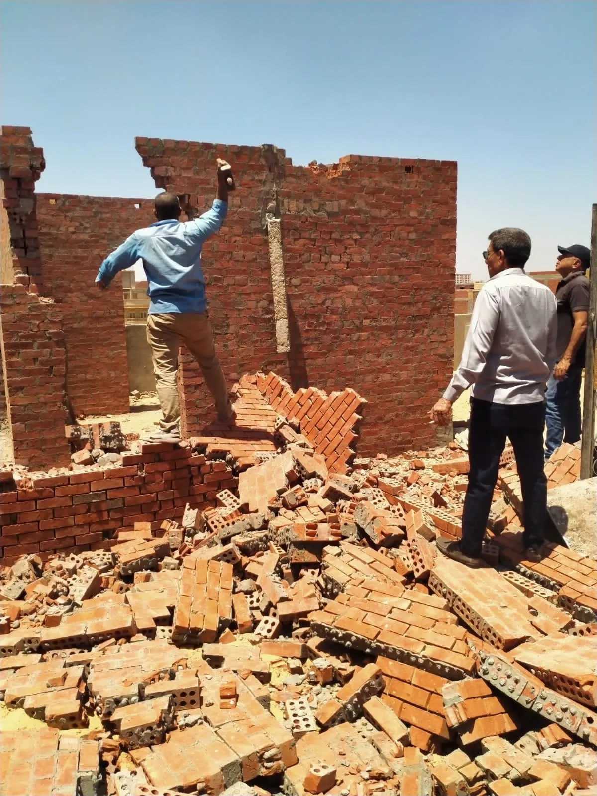 أجهزة المدن الجديدة تنفذ حملات مكبرة لإزالة المخالفات