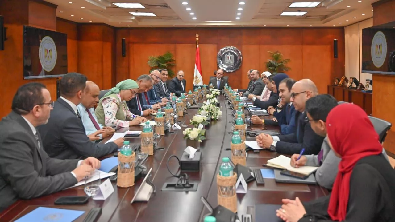 وزير الاستثمار يجتمع مع نائب وزير الزراعة ورئيس هيئة الدواء