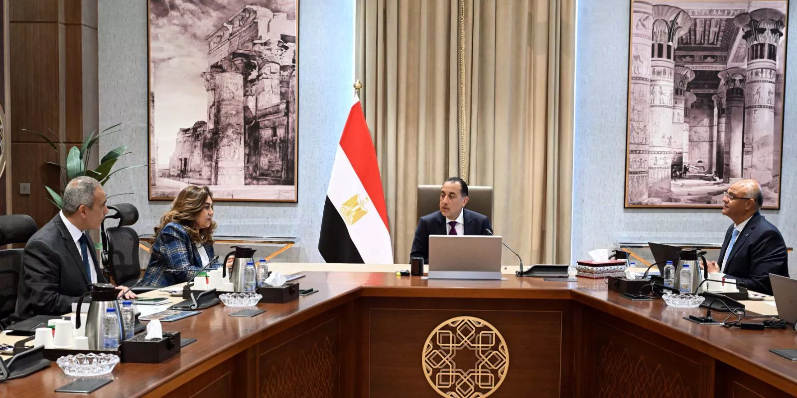 رئيس الوزراء يتابع موقف تنفيذ المشروعات التنموية بالإسكندرية