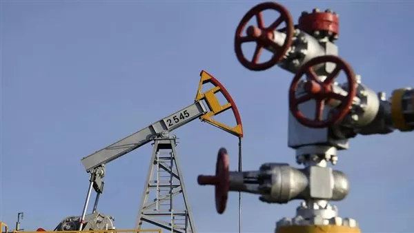 Oil falls as Iran conflict hopes improve