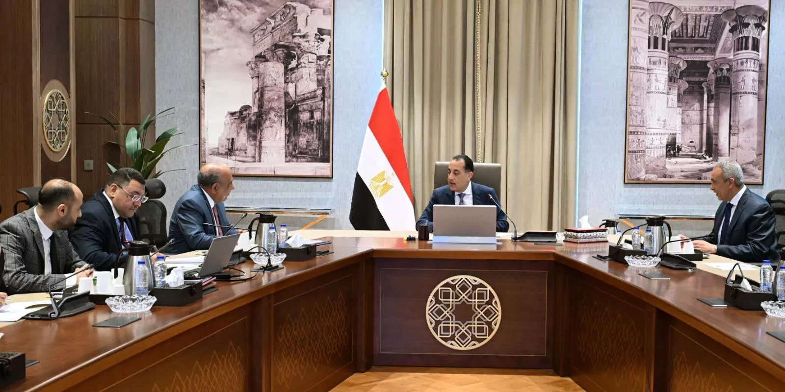 اجتماع رئيس الوزراء مع وزير الكهرباء