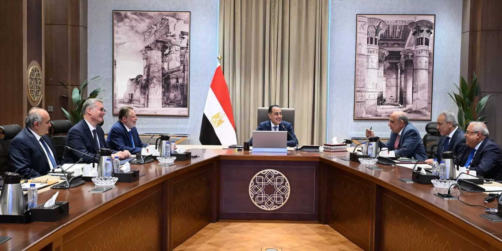 رئيس الوزراء يتابع جهود توفير مخزون من احتياطيات الوقود