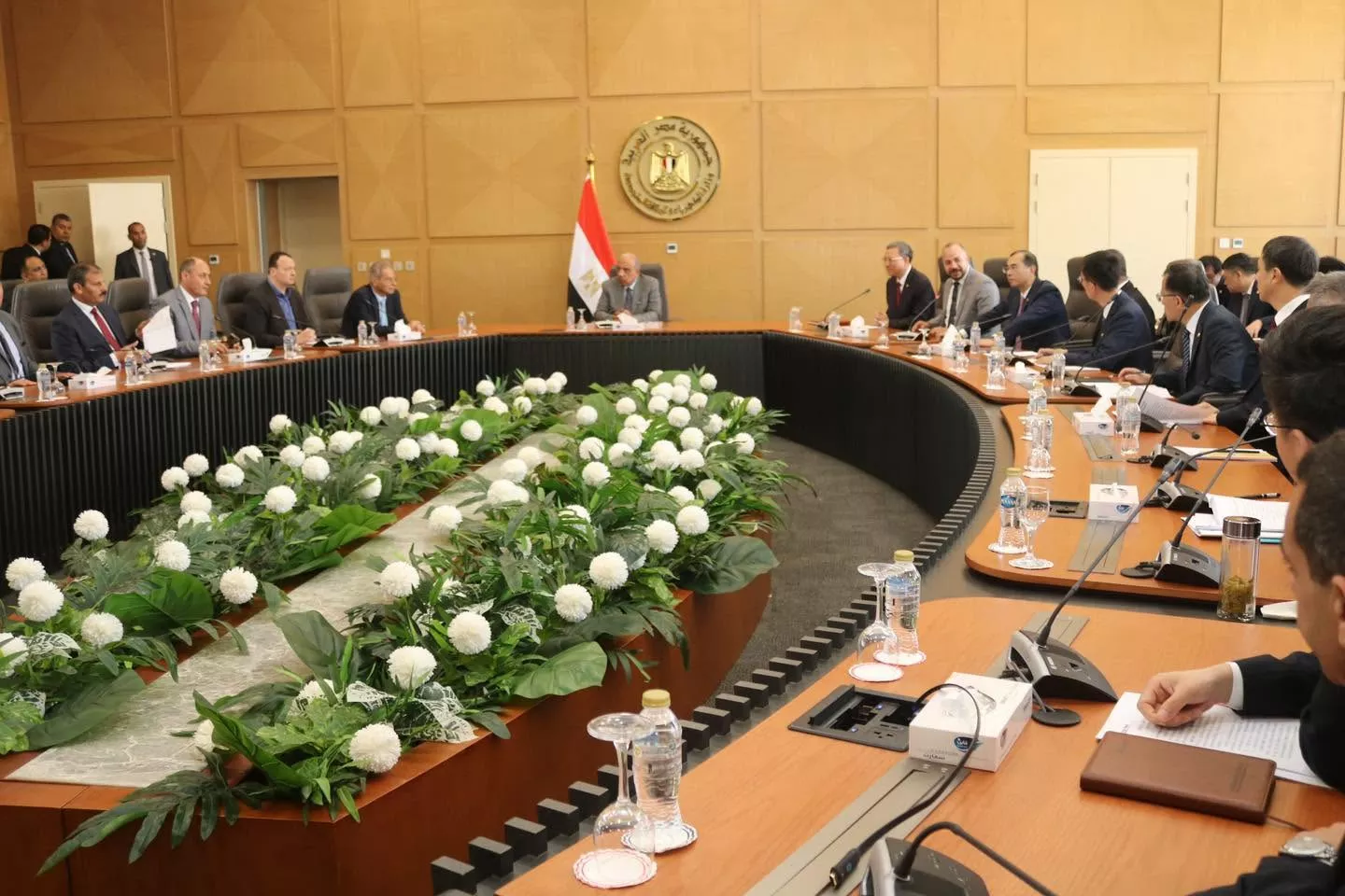 وزير الكهرباء يجتمع مع رئيس مجموعة الصين لهندسة الطاقة