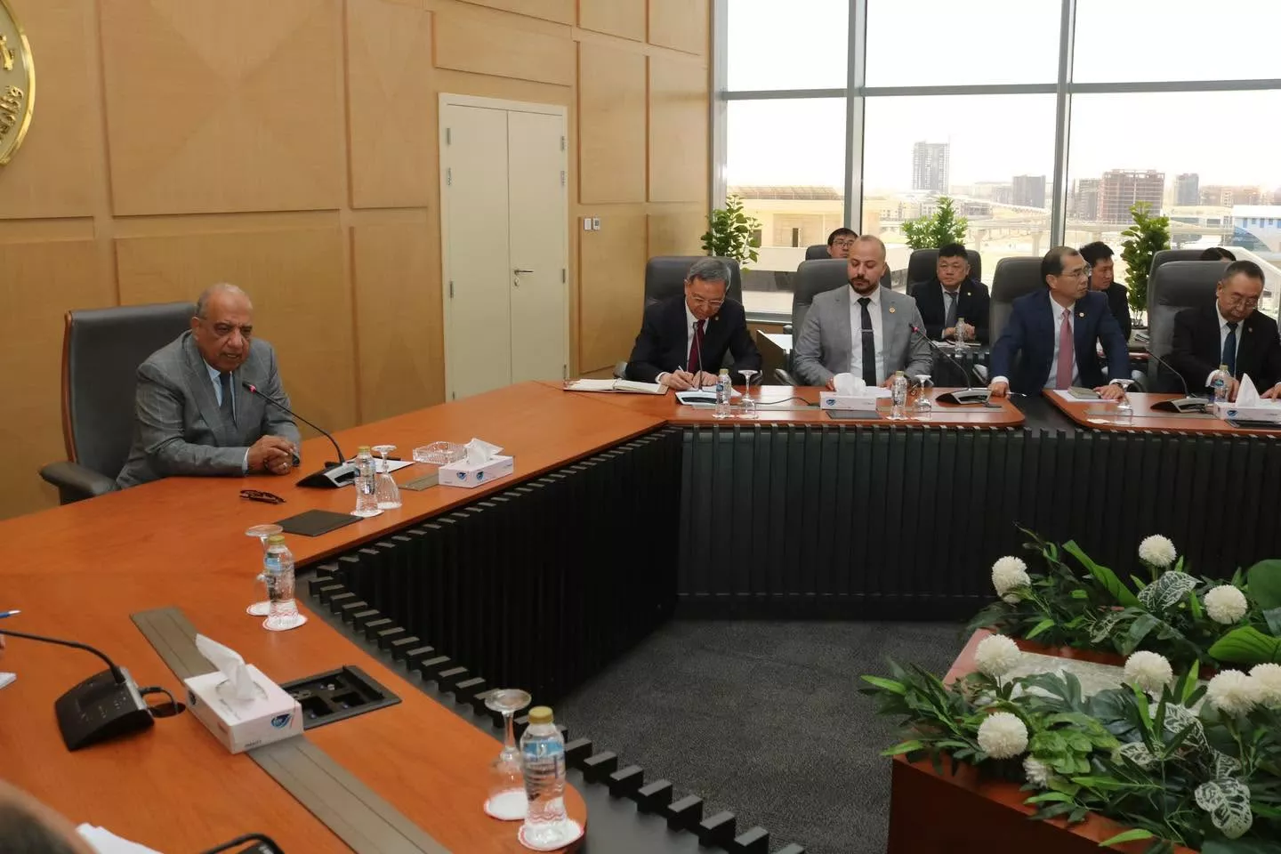 وزير الكهرباء يجتمع مع رئيس مجموعة الصين لهندسة الطاقة