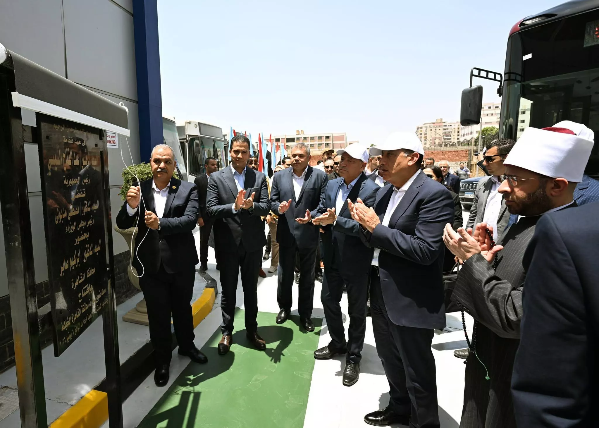 رئيس الوزراء يفتتح محطة تموين سيارات محافظة القاهرة