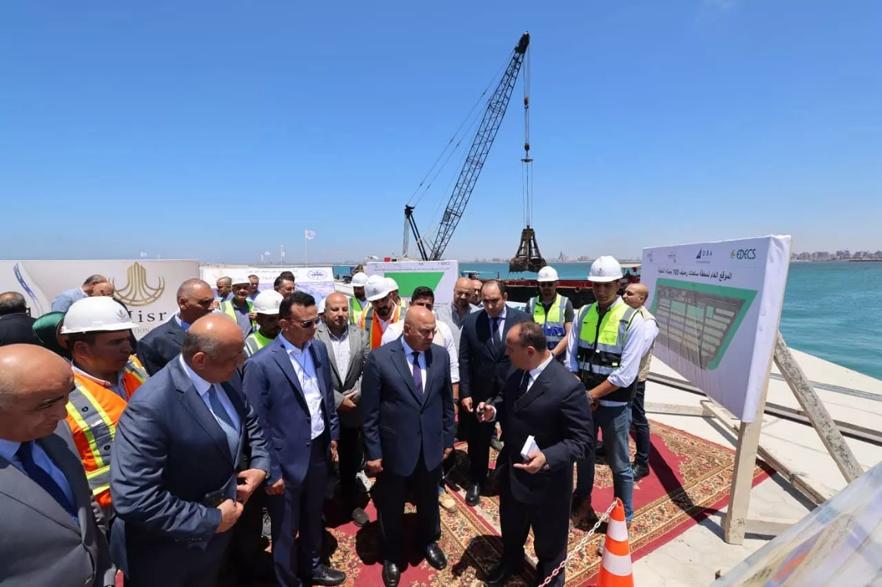 وزير النقل يتفقد مشروعات مينائي الإسكندرية والدخيلة 