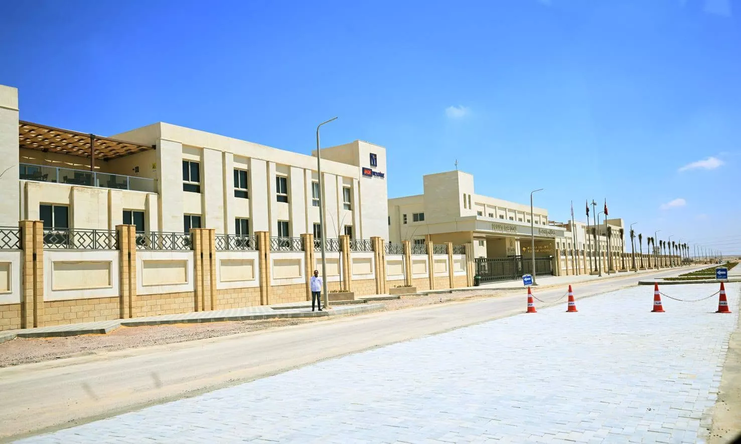 رئيس الوزراء يفتتح مصنع چيد تكستايل للملابس الجاهزة