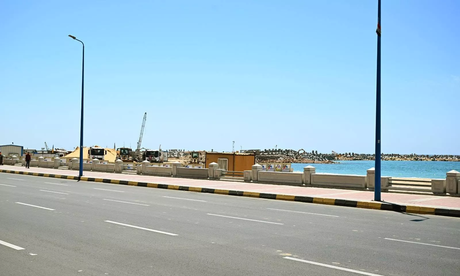 رئيس الوزراء يفتتح أعمال توسعة الكورنيش شرق مدينة الإسكندرية