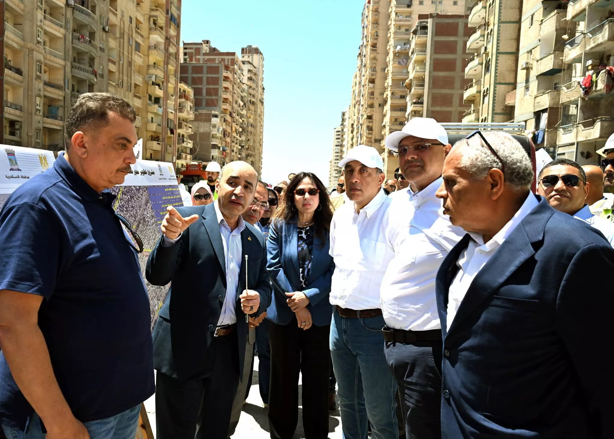رئيس الوزراء يتفقد أعمال إنشاء محور محمد نجيب