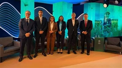 وزير «الصناعة» يبحث التعاون مع «الأوروبي لإعادة الإعمار» بمجالات الطاقة والمياه والتدريب