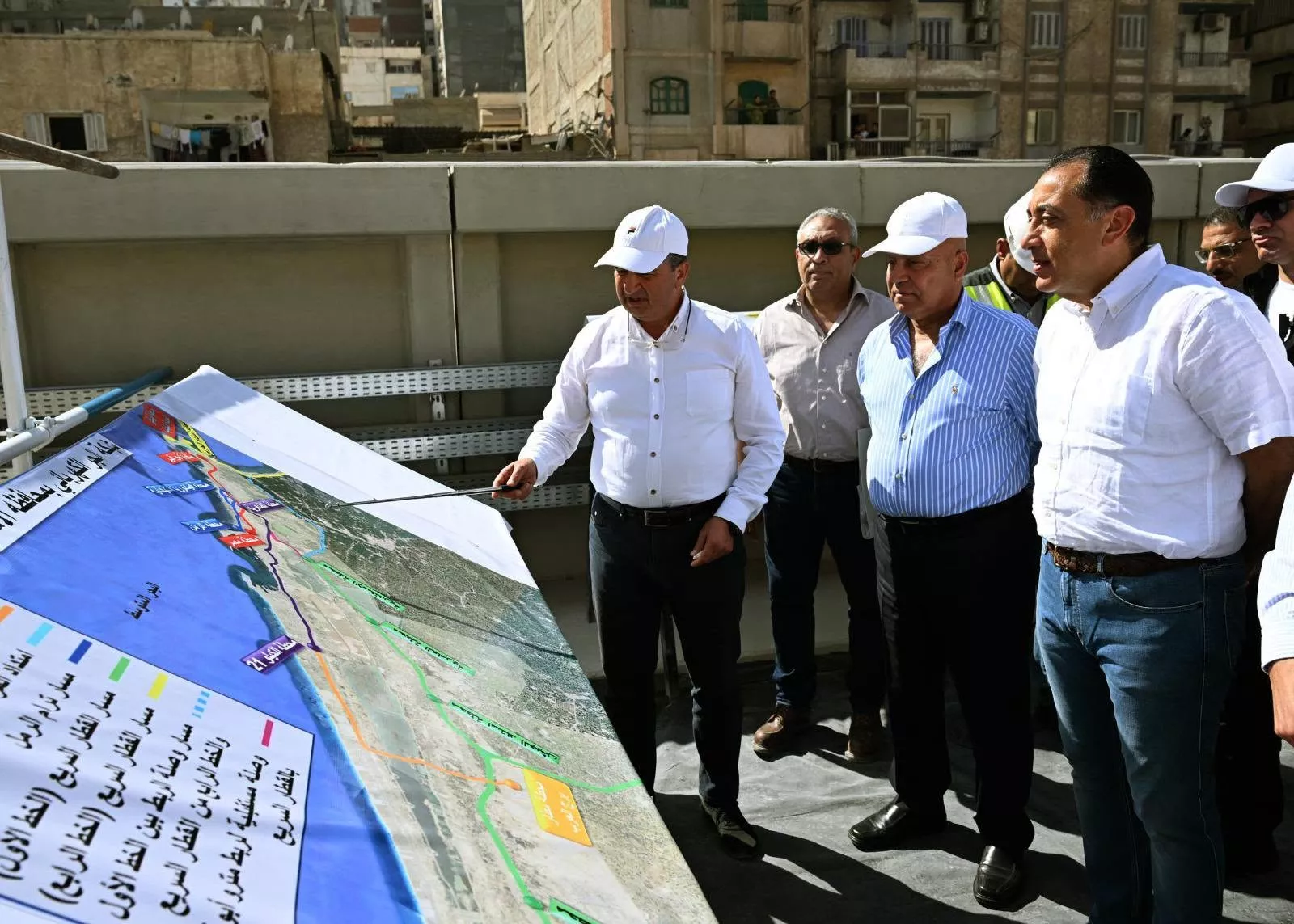 رئيس الوزراء يتفقد سير العمل بمشروع المرحلة الأولى من مترو الإسكندرية