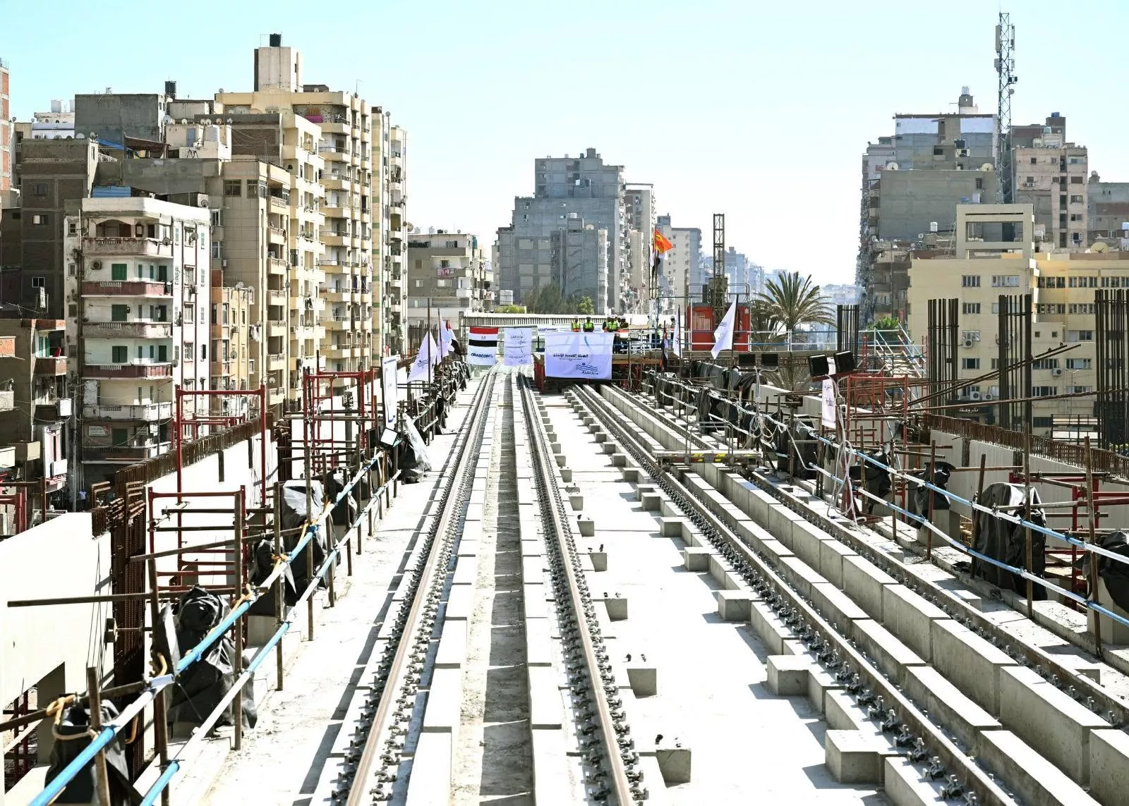 رئيس الوزراء يتفقد سير العمل بمشروع المرحلة الأولى من مترو الإسكندرية