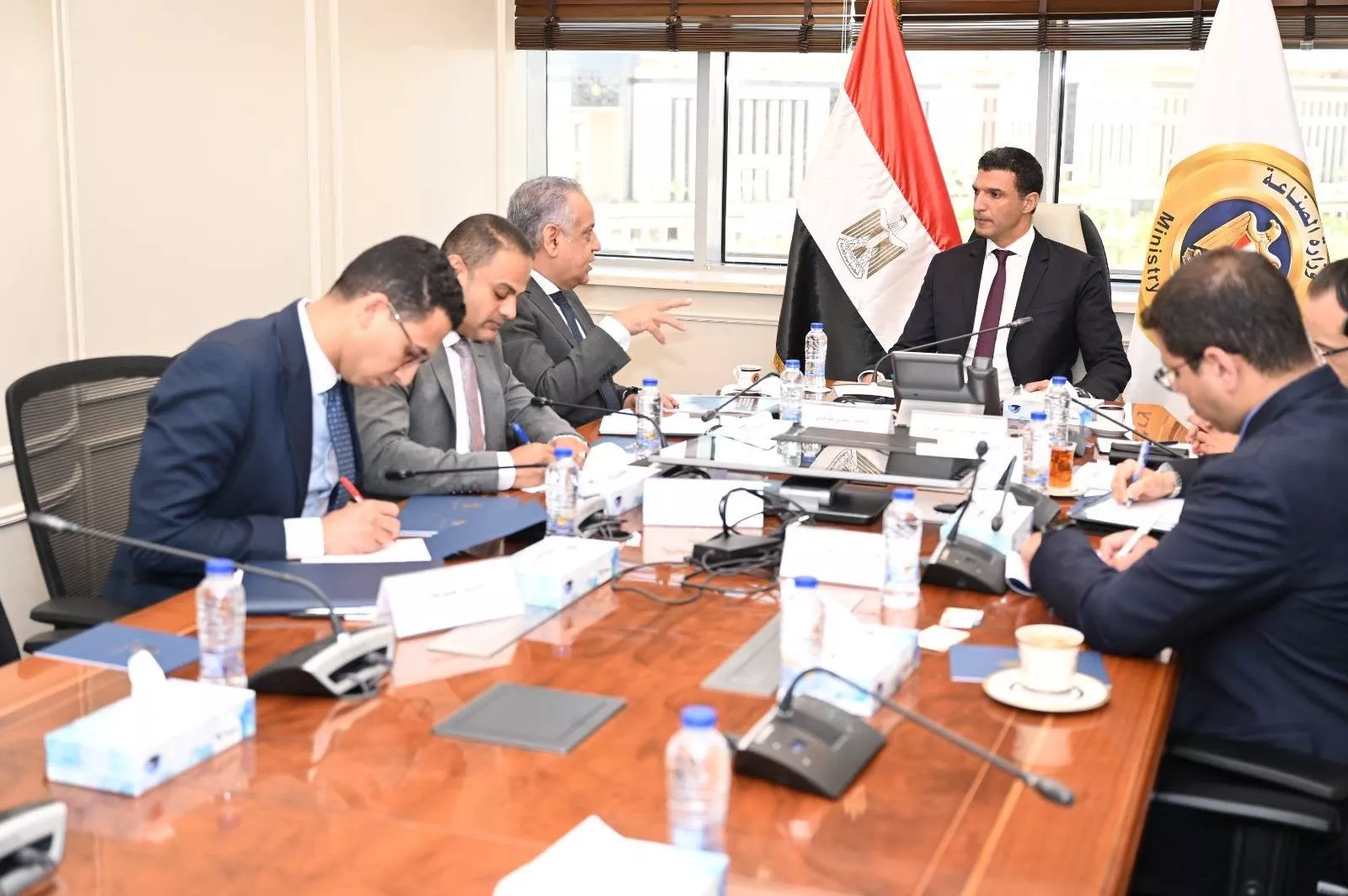 وزير الصناعة يلتقي رئيس جمعية رجال الأعمال المصريين الأفارقة