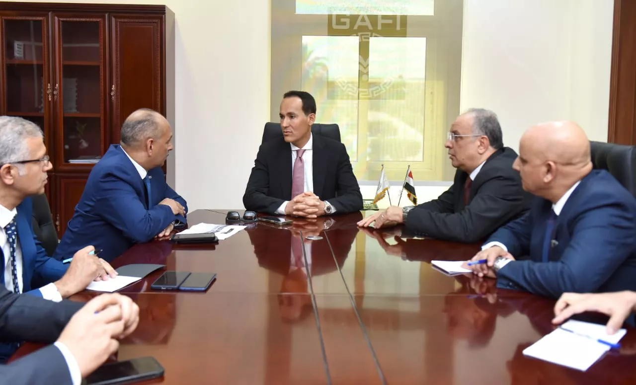 الدكتور محمد عوض يتفقد مركز خدمات المستثمرين والمنطقة الحرة العامة بالإسكندرية
