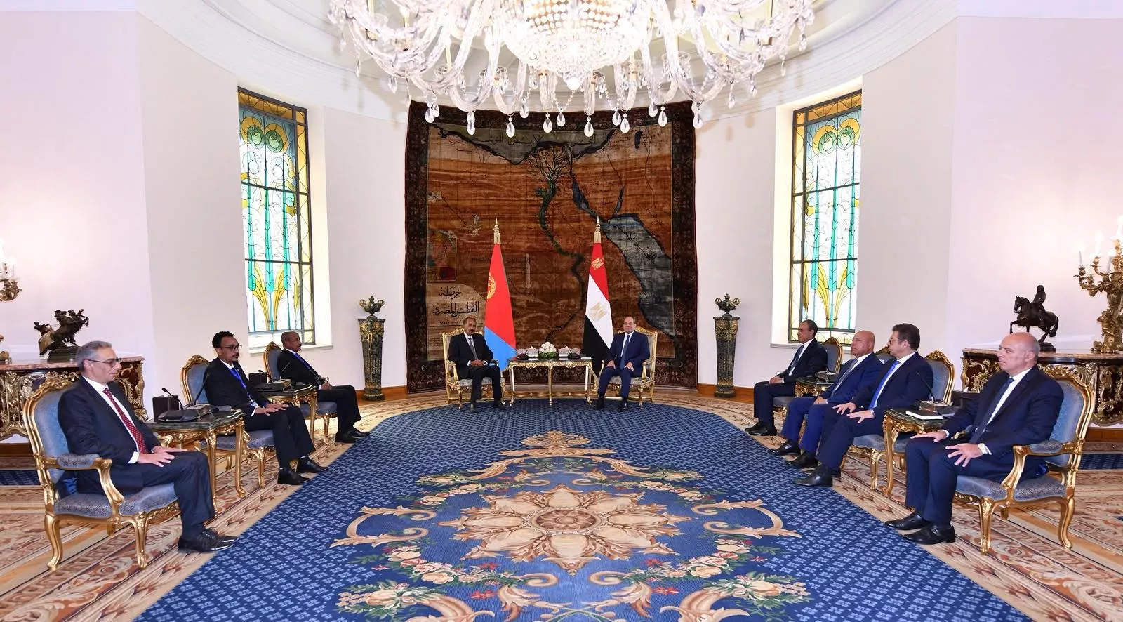 الرئيس السيسي يجتمع مع نظيره الإريتري