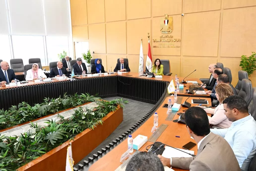 وزيرة الإسكان تتابع موقف تنفيذ مشروعات مبادرة حياة كريمة