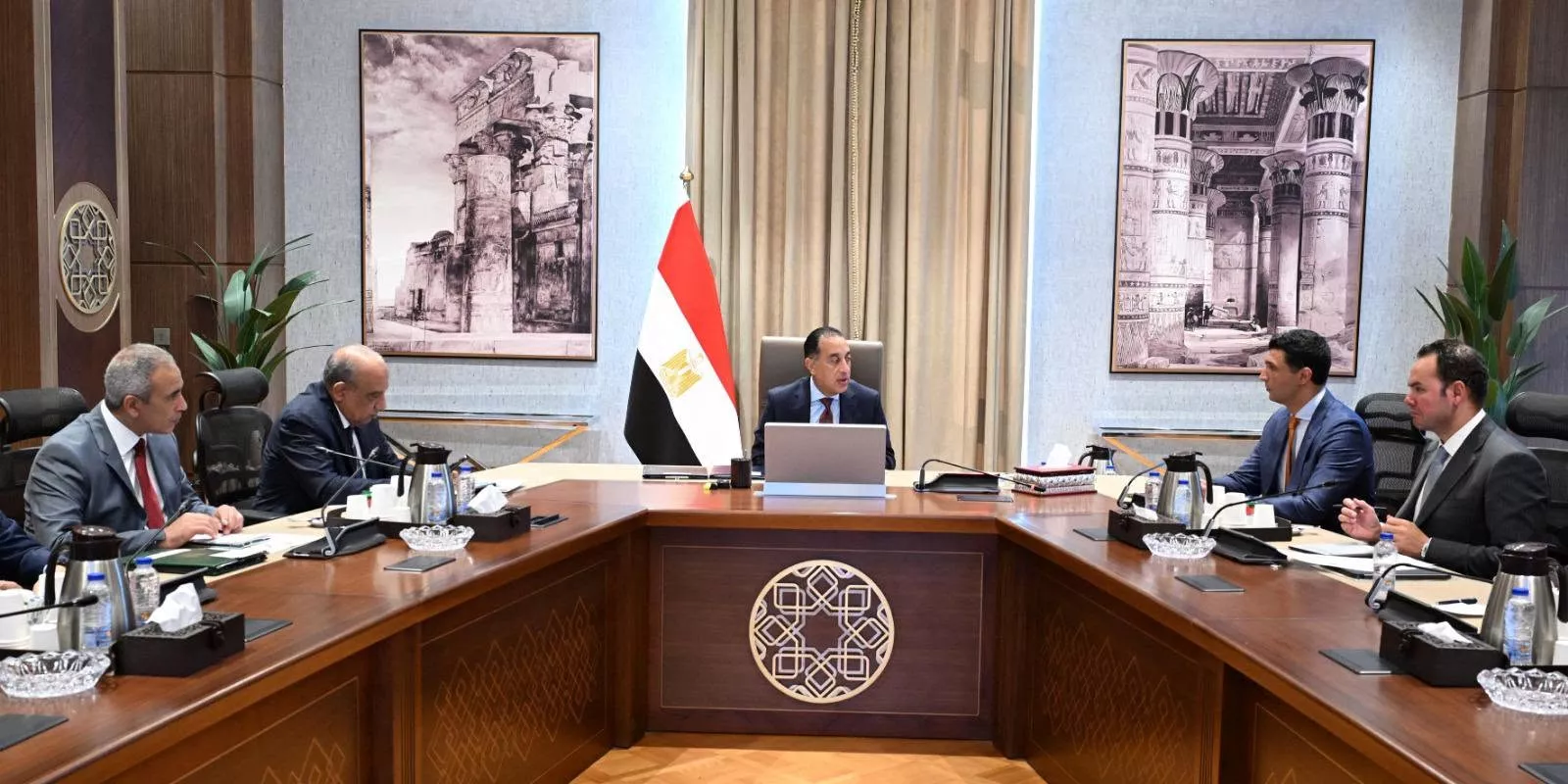 اجتماع مدبولي مع وزير الكهرباء والصناعة