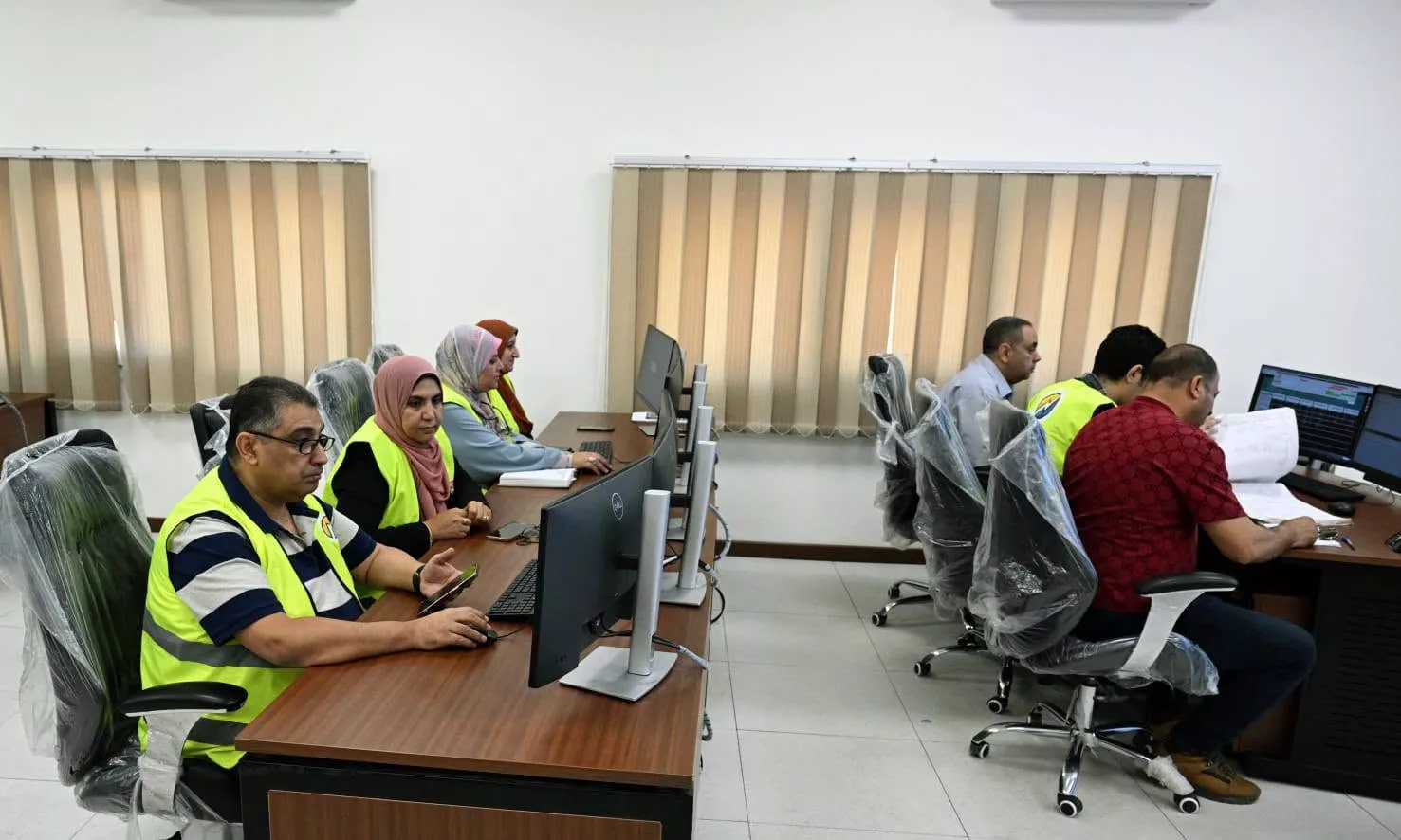 رئيس الوزراء يتفقد مركز تحكم غرب التابع لشركة الإسكندرية لتوزيع الكهرباء