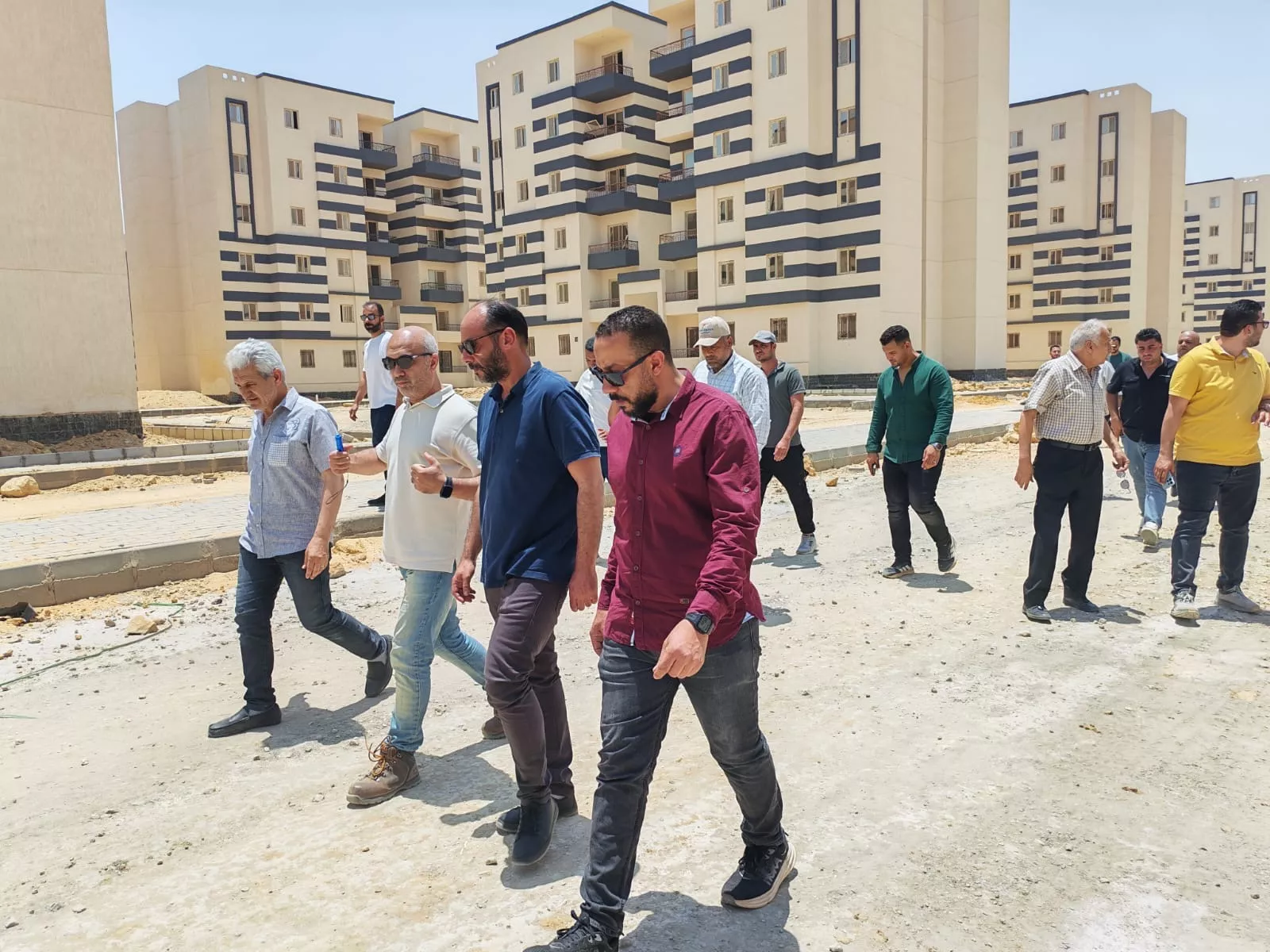 وزيرة الإسكان تتابع الموقف التنفيذي لعدد من المشروعات السكنية 