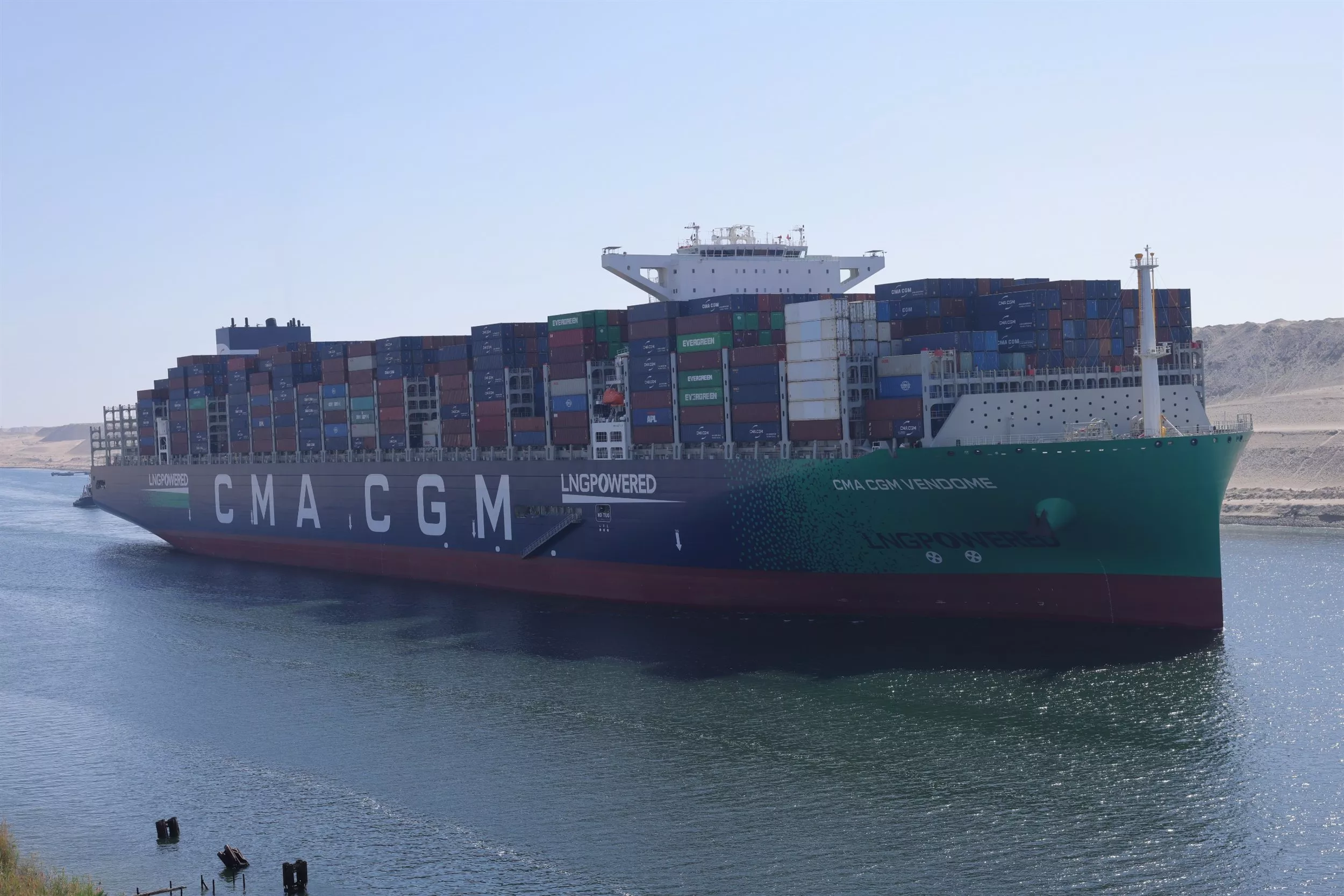 سفينة الحاويات العملاقة CMA CGM VENDOME