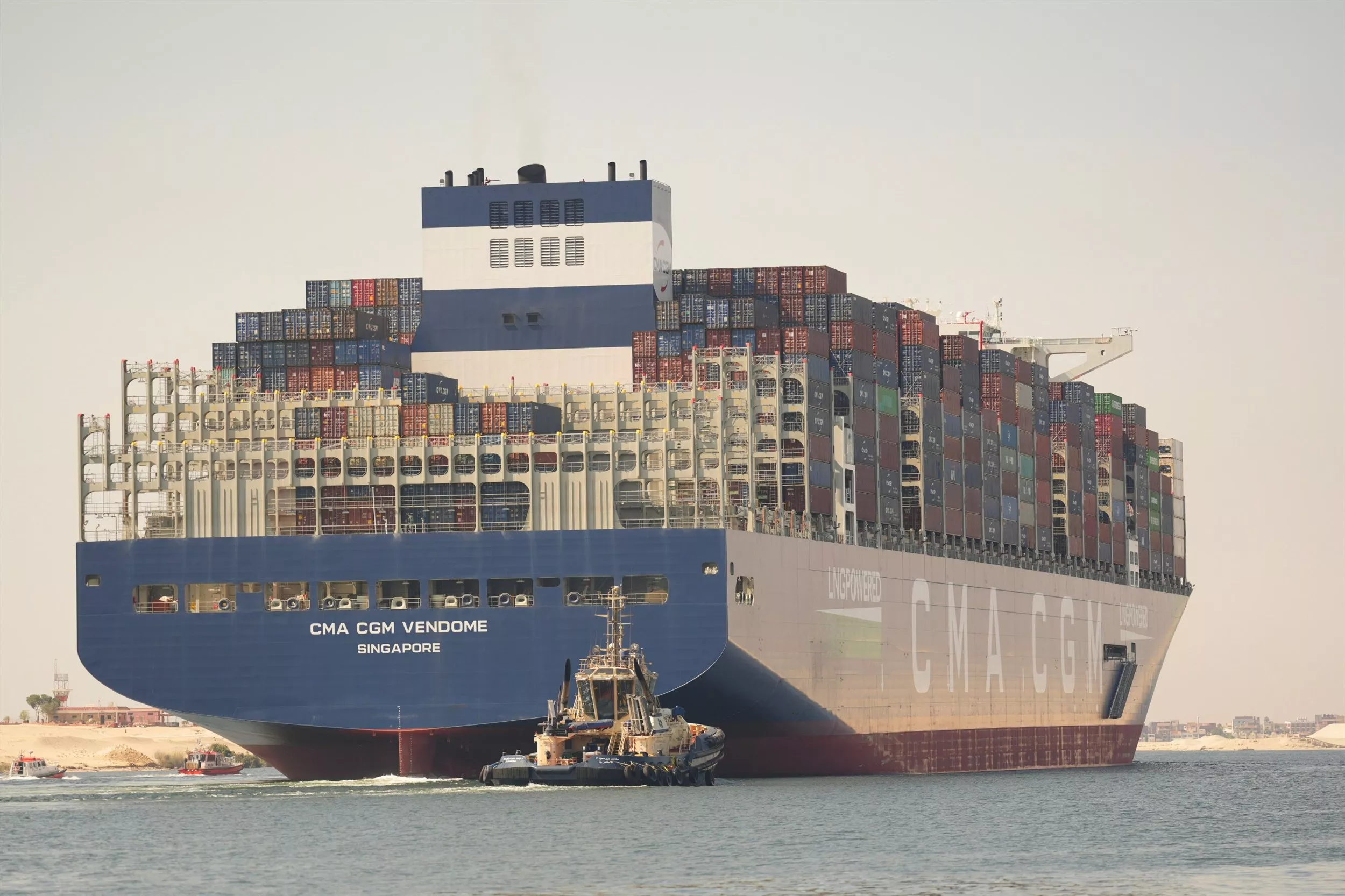 سفينة الحاويات العملاقة CMA CGM VENDOME