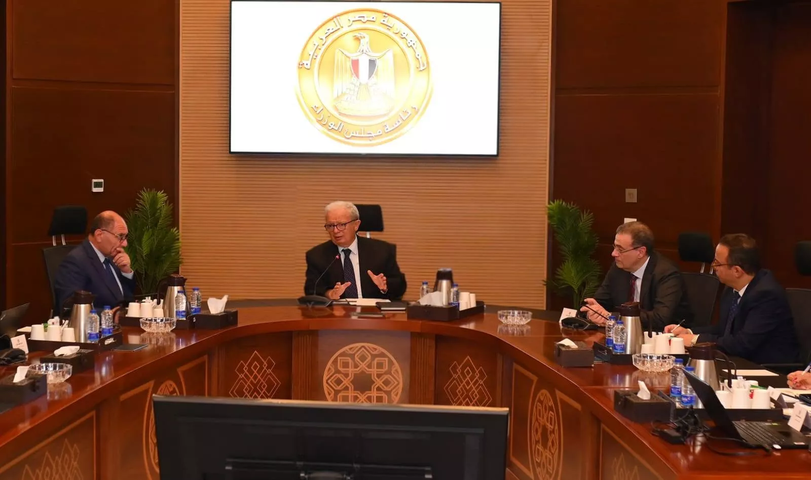 نائب رئيس الوزراء يتابع جهود تطوير الأداء بالجهاز الإداري للدولة