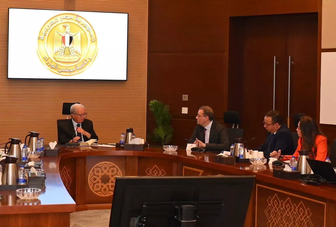 نائب رئيس الوزراء يتابع جهود تطوير الأداء بالجهاز الإداري للدولة