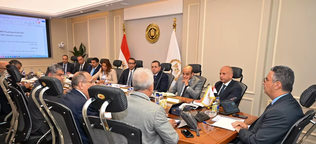 وزير التموين يترأس اجتماع اللجنة العليا للمشروع القومي Carry On
