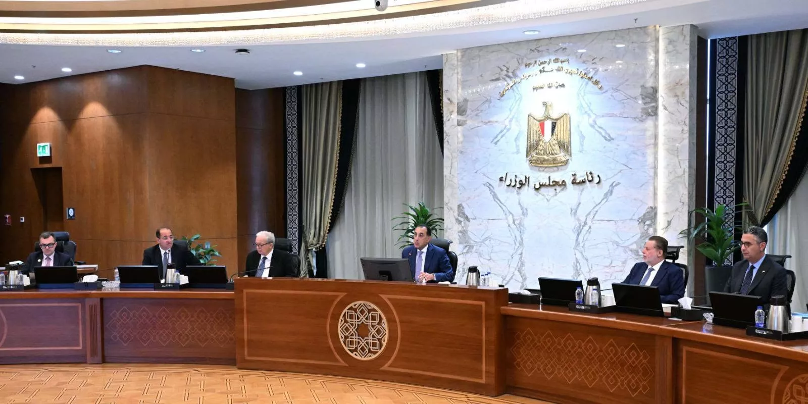 رئيس الوزراء يترأس اجتماع المجموعة الوزارية الاقتصادية