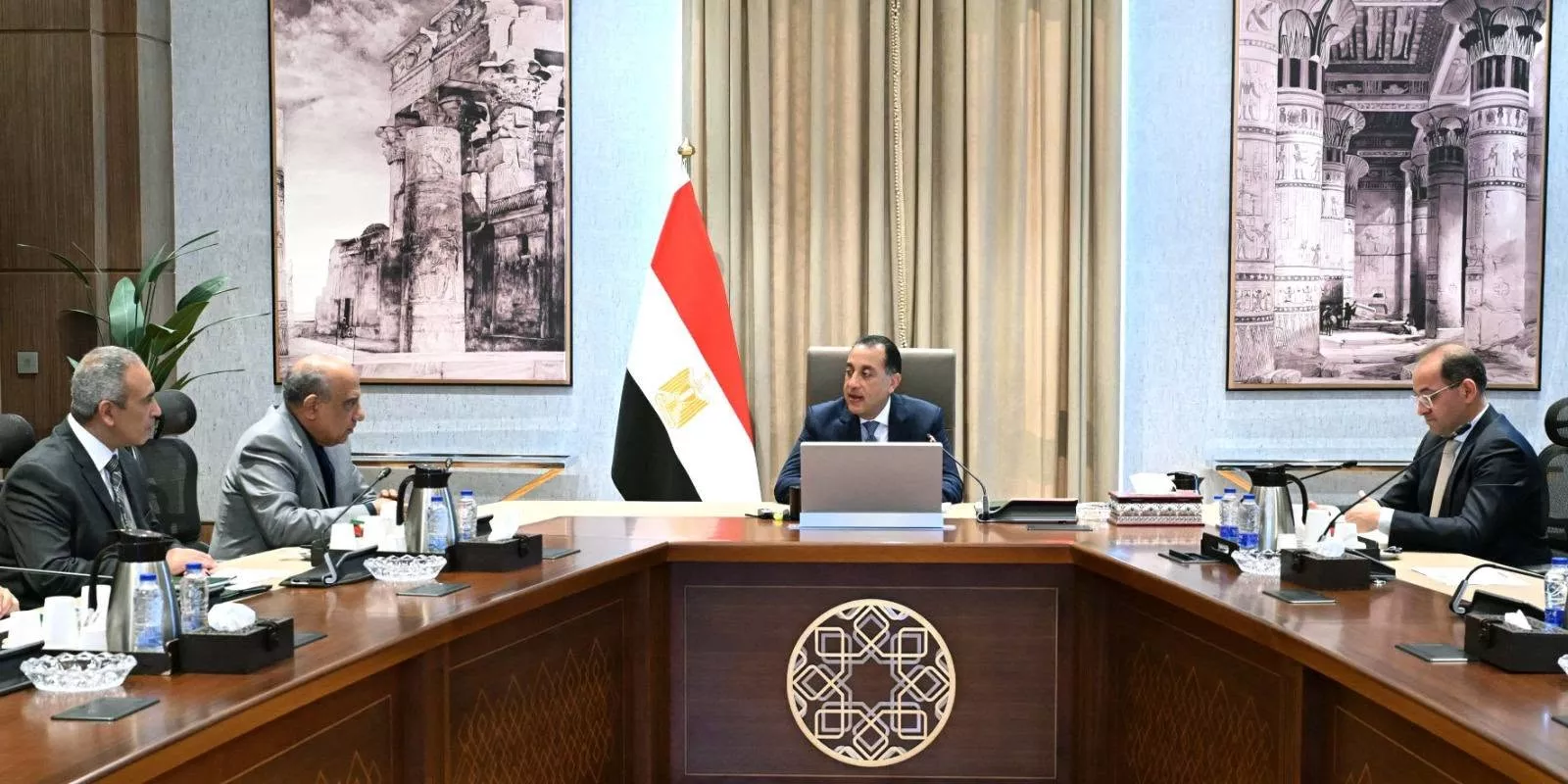 مدبولي يتابع إجراءات توفير التمويل لمشروعات الطاقة المتجددة