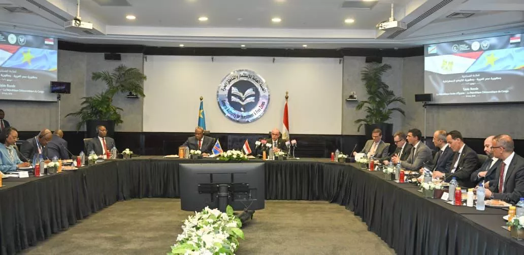 وزير الاستثمار يشارك في مائدة مستديرة لتعميق التعاون الاستثماري والتجاري