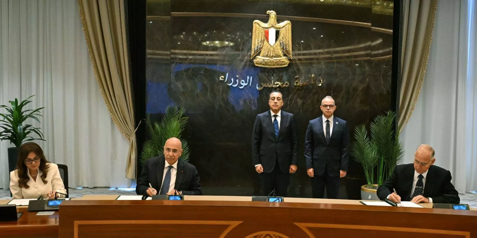 توقيع اتفاقية بين جهاز مشروعات الخدمة الوطنية وطاقة عربية
