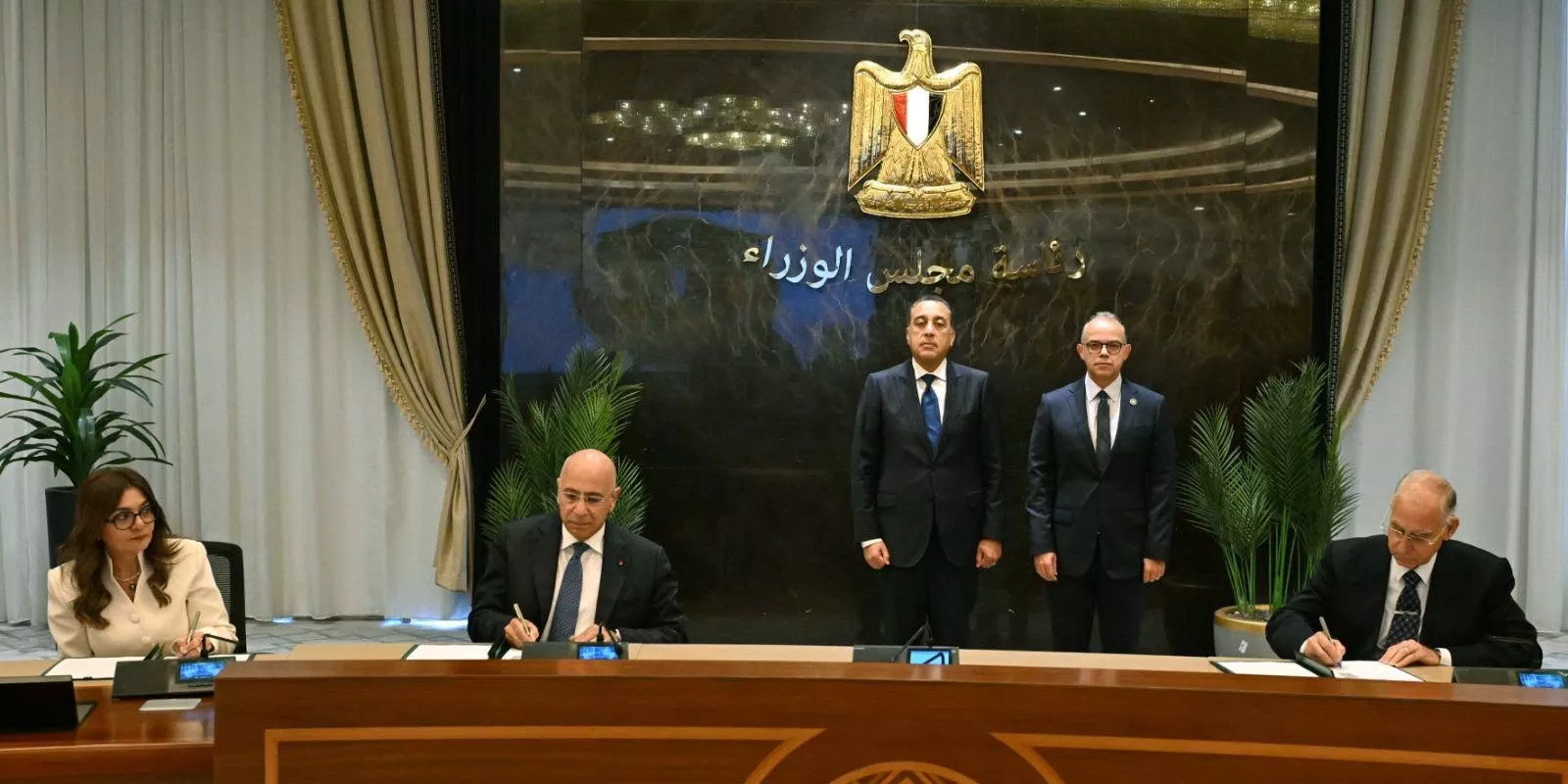 توقيع اتفاقية بين جهاز مشروعات الخدمة الوطنية وطاقة عربية