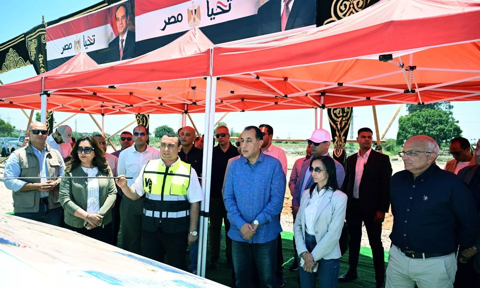 مدبولي يتفقد مواقع العمل بمشروع وتطوير الطريق الدولي الساحلي