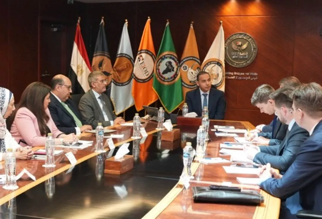 رئيس الرقابة المالية مع نائب محافظ البنك المركزي الروسي