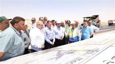 وزير النقل يتابع تنفيذ مشروعات تنموية وخدمية في محافظات الصعيد